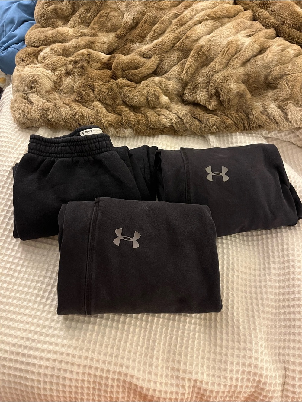 Big kids (boys) sweatpants bundle (3)